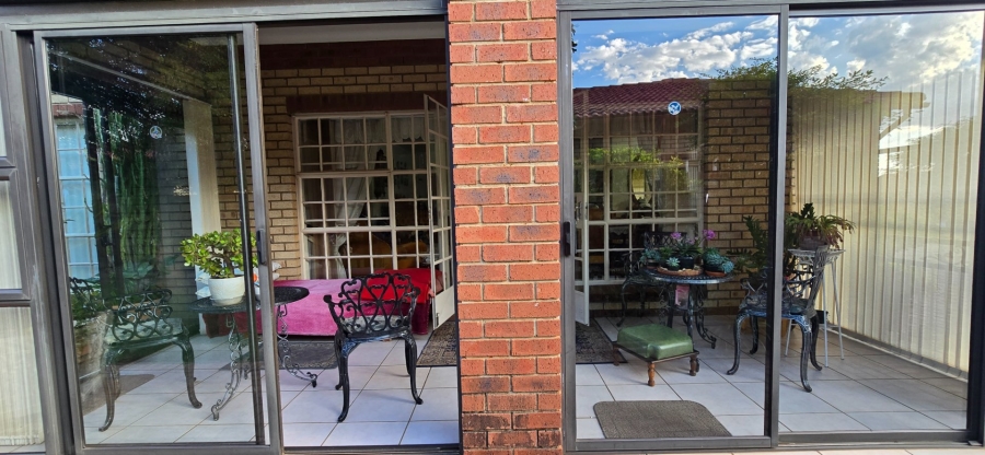 2 Bedroom Property for Sale in Flamwood North West